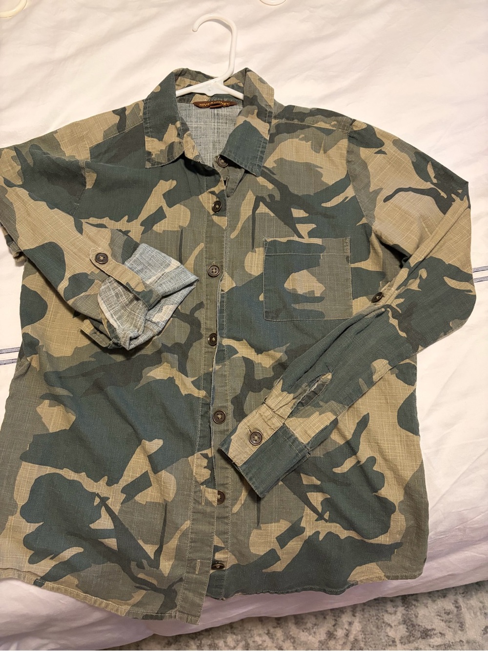Women’s Camouflage Button-Up Shirt - Green/Tan with rolled arm button detail